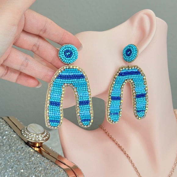 ⚜️ Blue and Gold Beaded Earrings - Picture 6 of 6